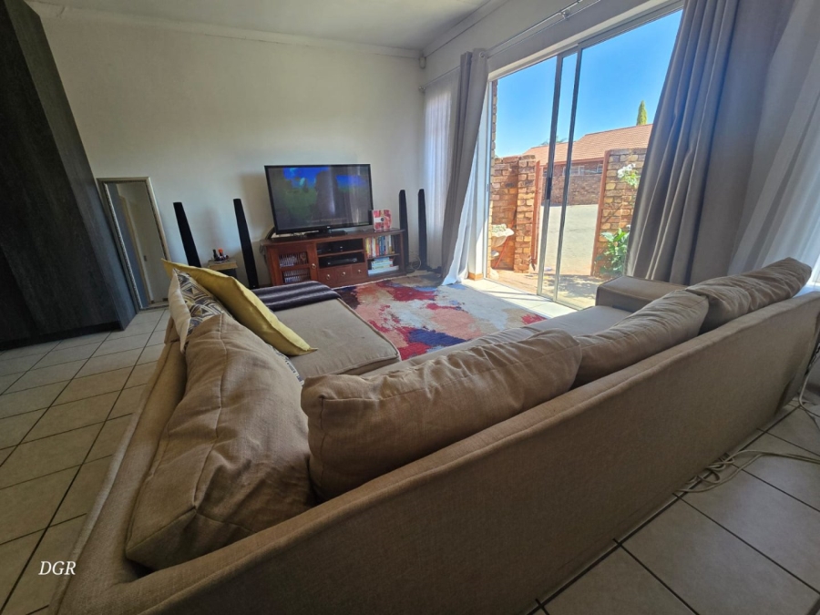 2 Bedroom Property for Sale in Riviera Northern Cape